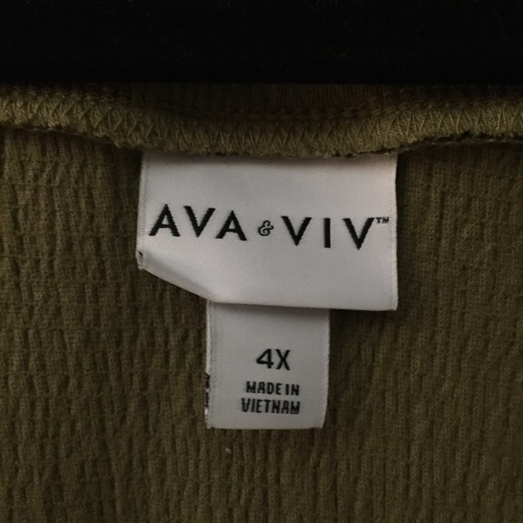 Plus size blouse - Picture 3 of 4